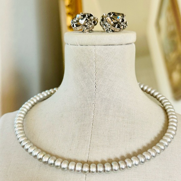 🔥Vintage Pearl Choker Necklace & Rhinestone Clip Earrings - Picture 3 of 16
